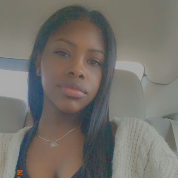 Meet your Posher, Keasia - Picture 1 of 1